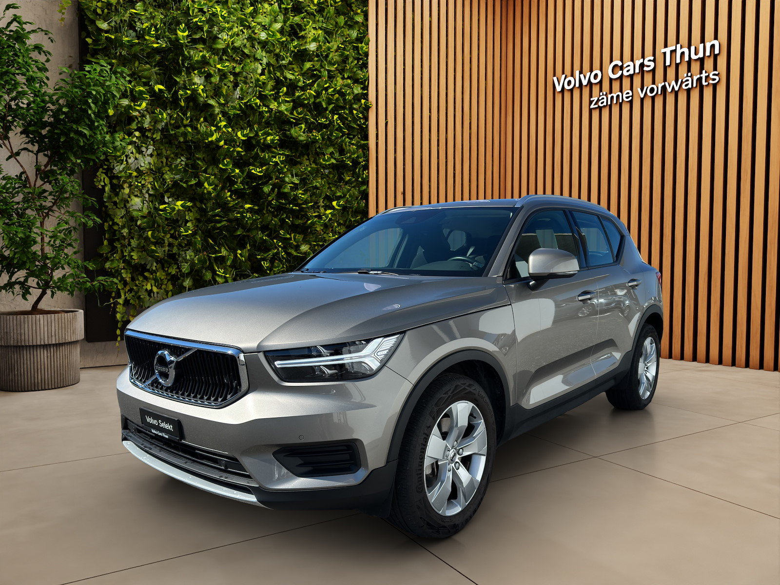 VOLVO XC40 2.0 T4 Momentum AWD