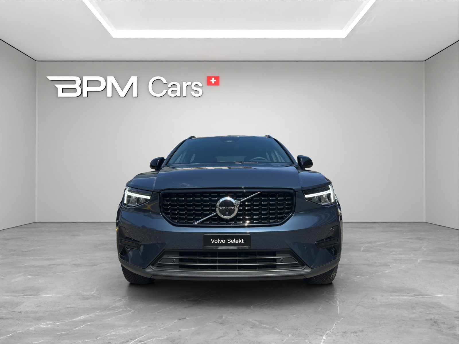 VOLVO XC40 2.0 B3 MH Plus Dark, Hybride Léger Essence/Électricité, Occasion / Utilisé, Automatique - 2