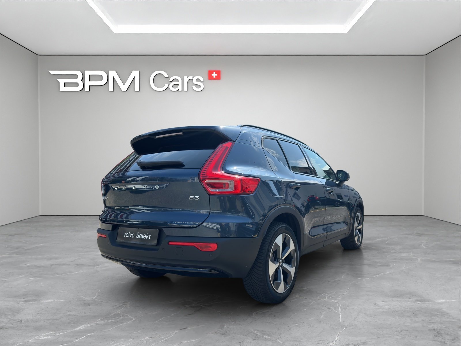 VOLVO XC40 2.0 B3 MH Plus Dark, Hybride Léger Essence/Électricité, Occasion / Utilisé, Automatique - 4