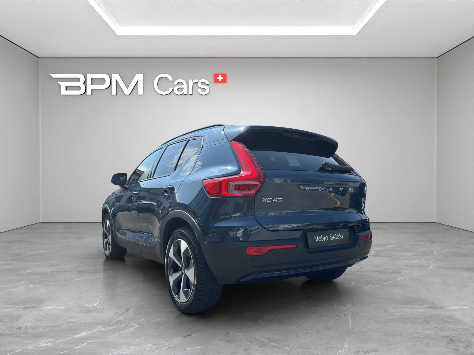VOLVO XC40 2.0 B3 MH Plus Dark, Hybride Léger Essence/Électricité, Occasion / Utilisé, Automatique - 6