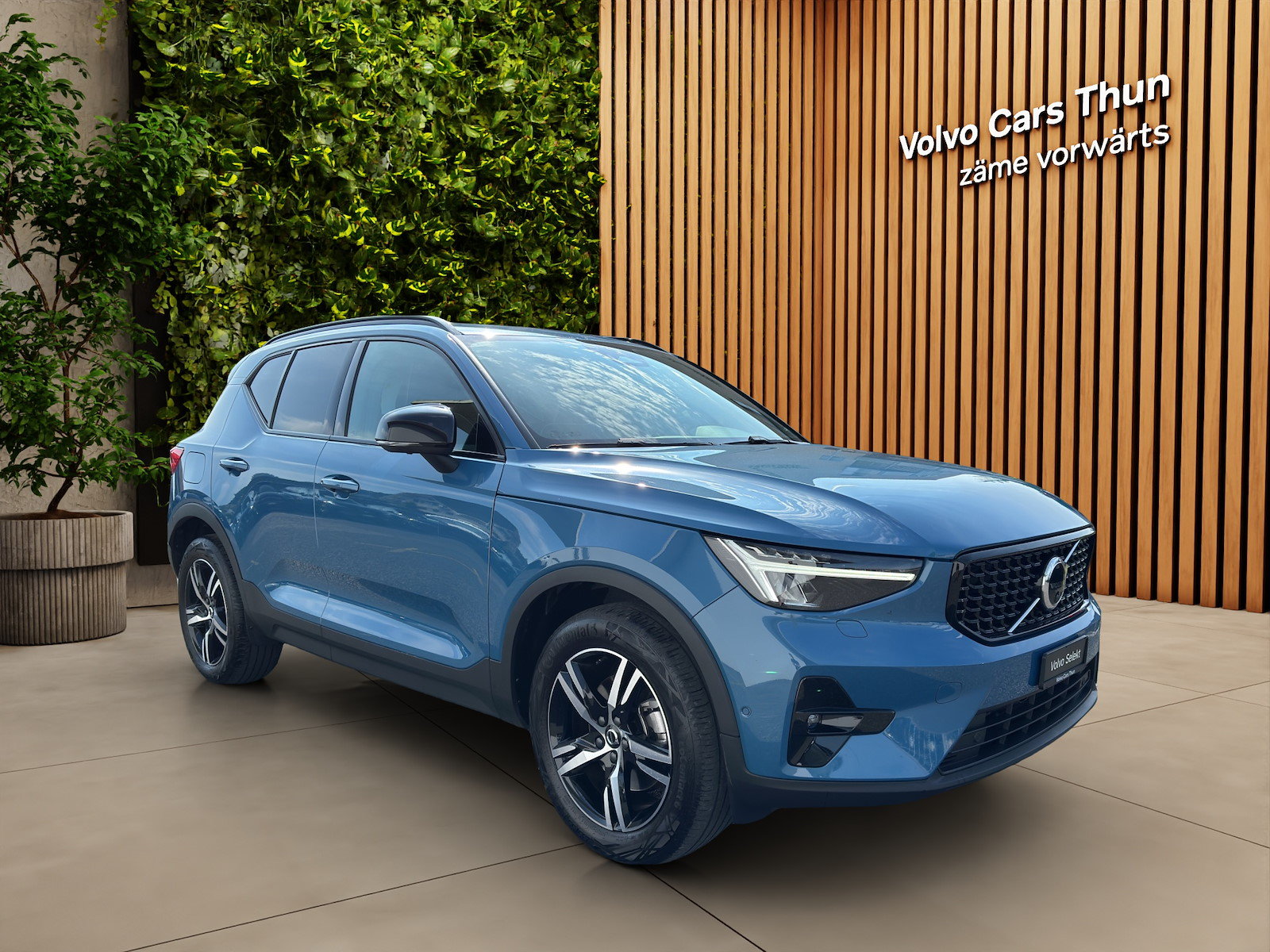VOLVO XC40 2.0 B4 MH Plus Dark AWD, Mild-Hybrid Benzin/Elektro, Occasion / Gebraucht, Automatik - 4