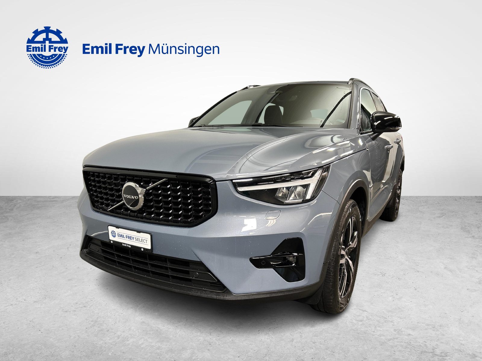 VOLVO XC40 2.0 B3 MH Plus Dark
