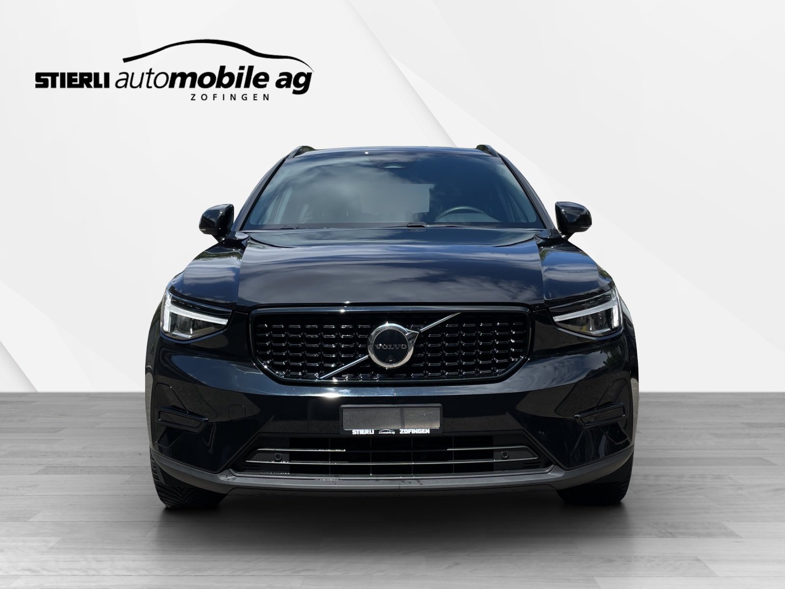 VOLVO XC40 2.0 B3 MH Plus Dark, Mild-Hybrid Benzin/Elektro, Occasion / Gebraucht, Automatik - 2