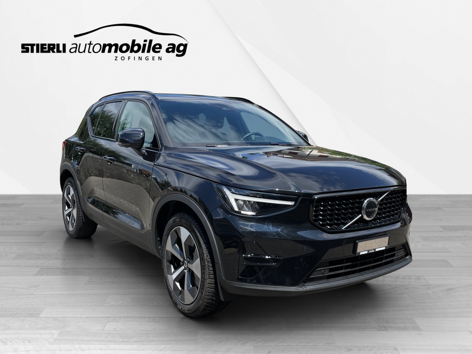 VOLVO XC40 2.0 B3 MH Plus Dark, Mild-Hybrid Benzin/Elektro, Occasion / Gebraucht, Automatik - 3