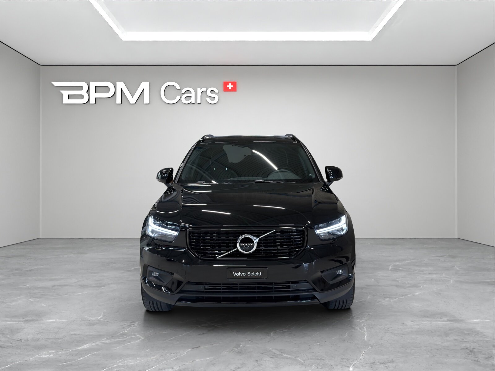 VOLVO XC40 1.5 T4 PiH R-Design, Plug-in-Hybrid Benzin/Elektro, Occasion / Gebraucht, Automatik - 2