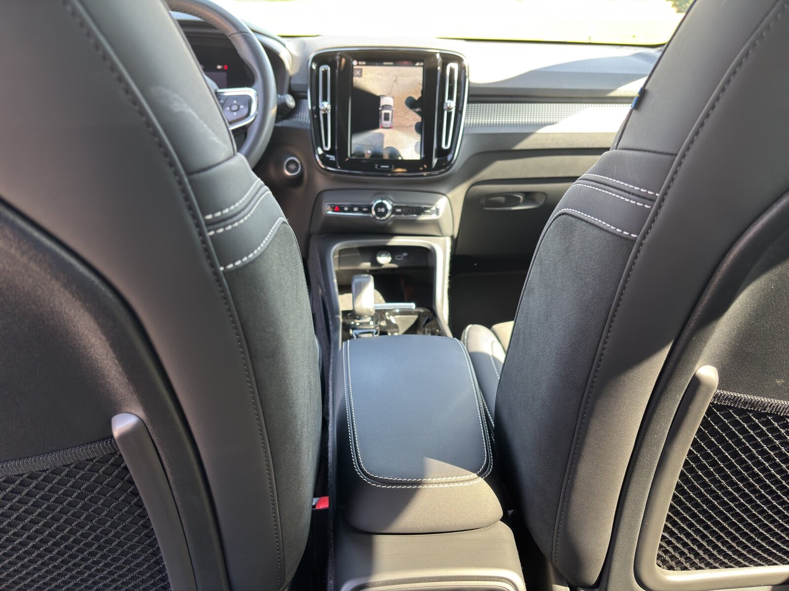 VOLVO XC40 2.0 B3 MH Plus Dark, Hybride Leggero Benzina/Elettrica, Occasioni / Usate, Automatico - 4