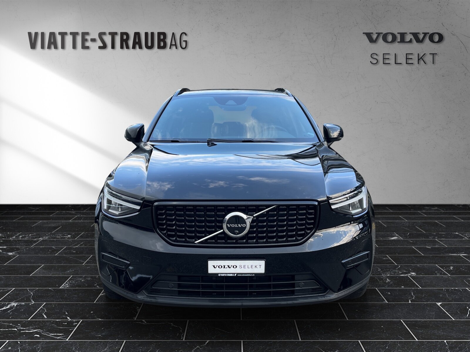 VOLVO XC40 1.5 T4 PiH Plus Dark, Plug-in-Hybrid Petrol/Electric, Second hand / Used, Automatic - 2