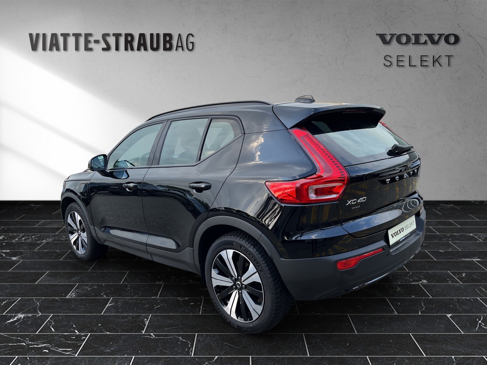 VOLVO XC40 1.5 T4 PiH Plus Dark, Plug-in-Hybrid Petrol/Electric, Second hand / Used, Automatic - 4