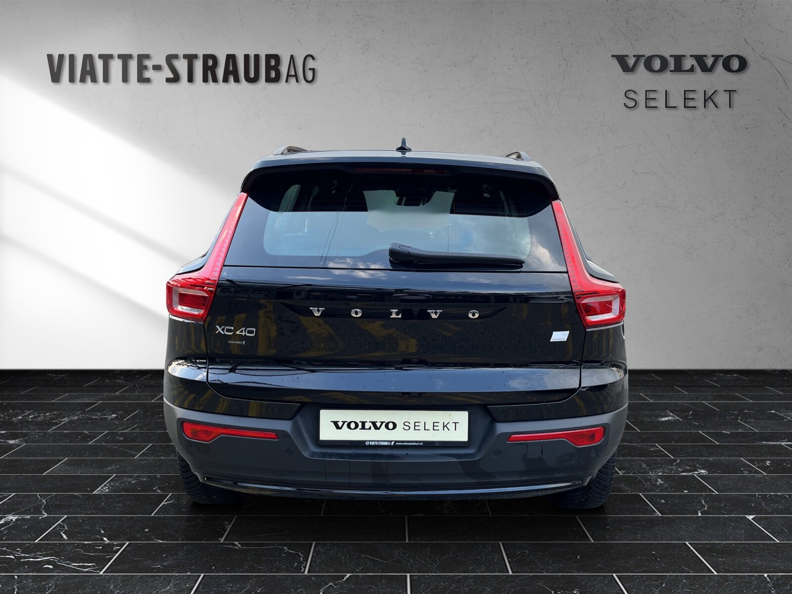 VOLVO XC40 1.5 T4 PiH Plus Dark, Plug-in-Hybrid Petrol/Electric, Second hand / Used, Automatic - 5