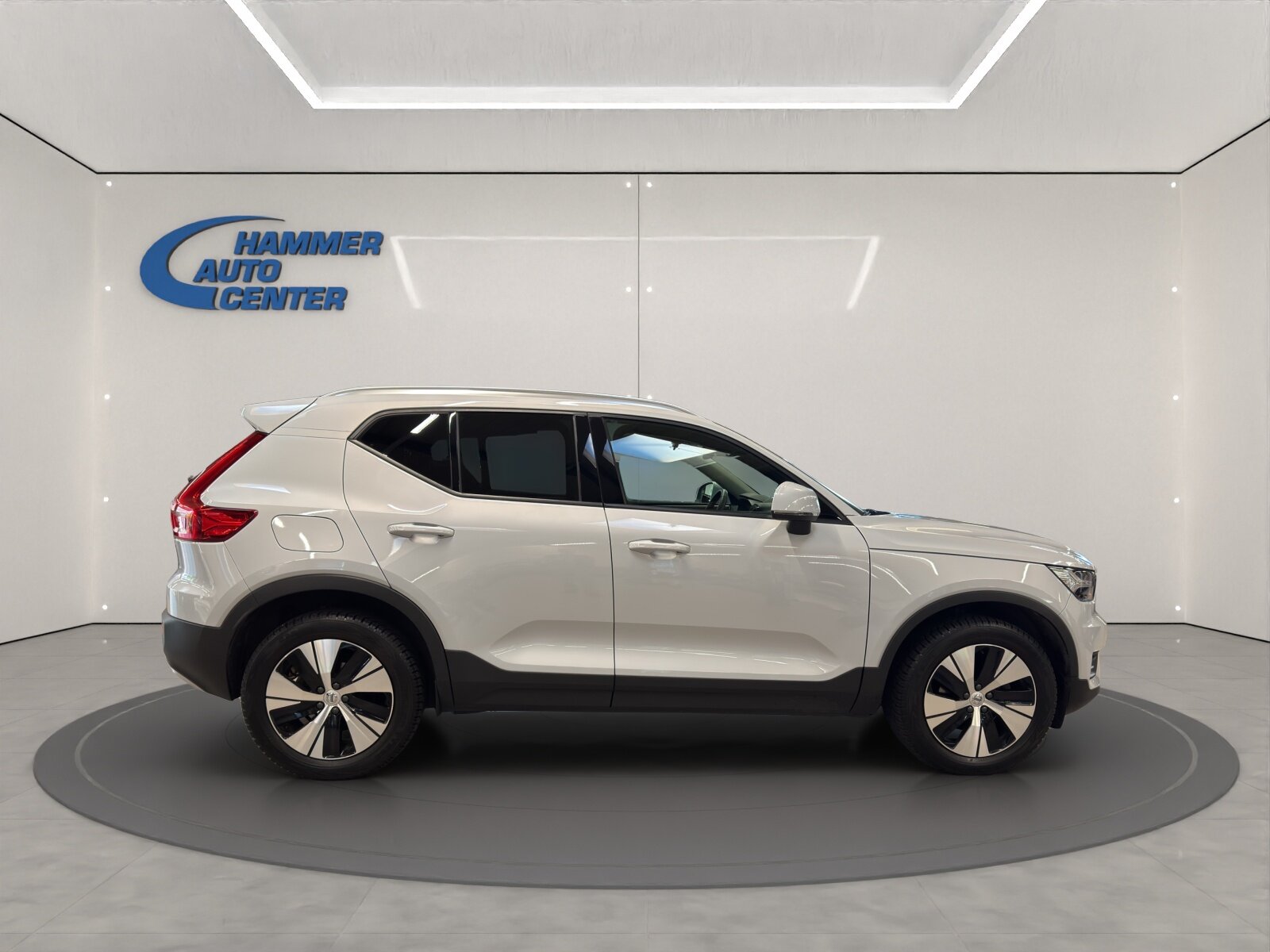 VOLVO XC40 1.5 T2 Momentum, Petrol, Second hand / Used, Automatic - 6