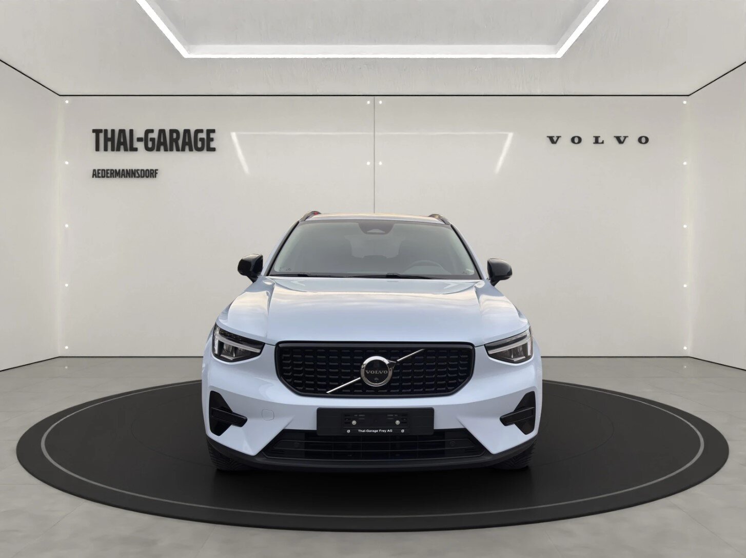 VOLVO XC40 2.0 B4 MH Plus Dark, Mild-Hybrid Benzin/Elektro, Occasion / Gebraucht, Automatik - 2