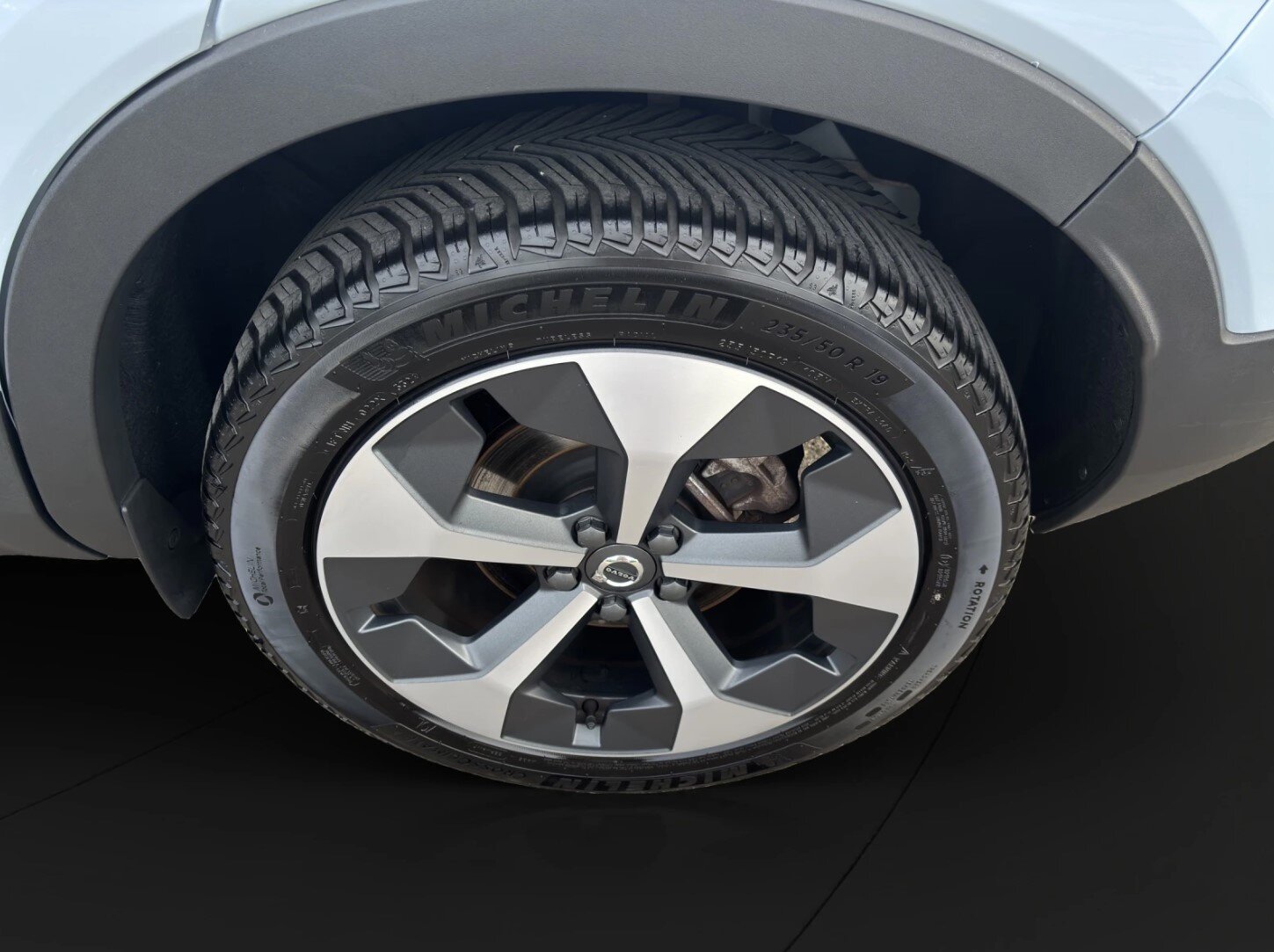 VOLVO XC40 2.0 B4 MH Plus Dark, Mild-Hybrid Benzin/Elektro, Occasion / Gebraucht, Automatik - 6