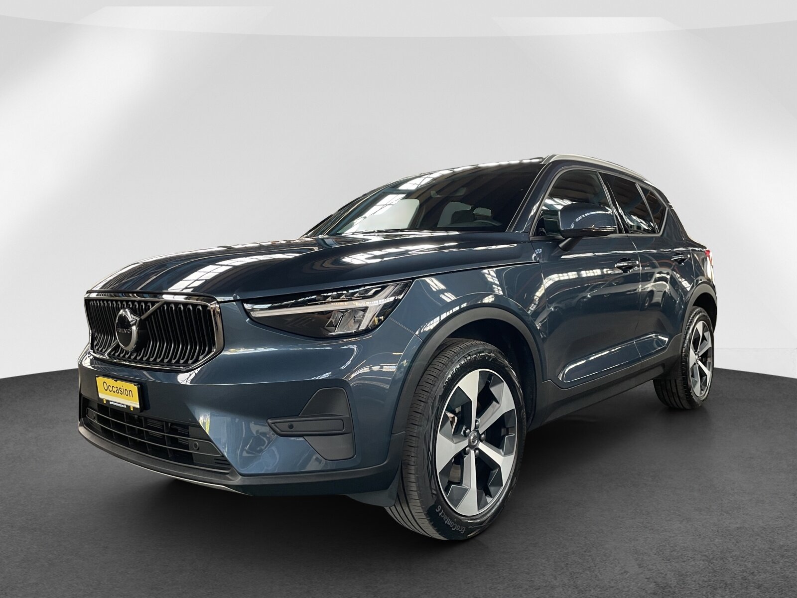 VOLVO XC40 2.0 B3 MH XCITE, Mild-Hybrid Petrol/Electric, Second hand / Used, Automatic - 3
