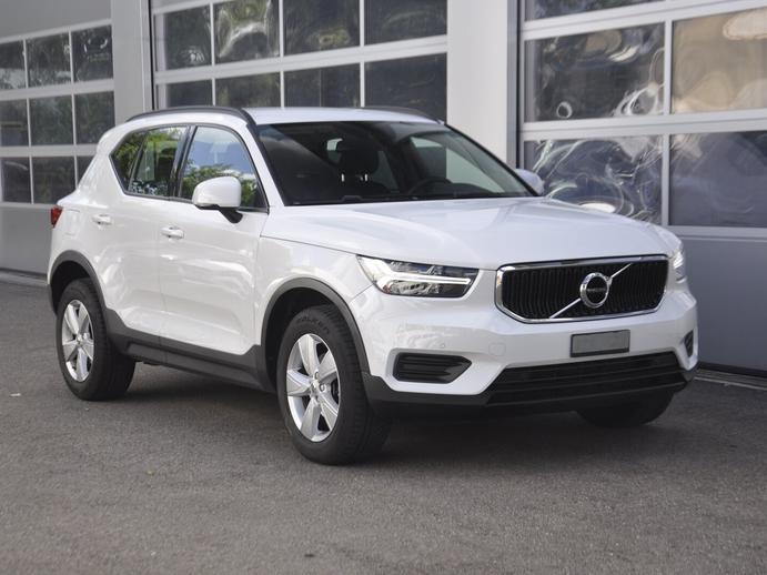 VOLVO XC40 T2 Momentum Light Geartronic, Petrol, Second hand / Used, Automatic