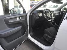 VOLVO XC40 T2 Momentum Light Geartronic, Petrol, Second hand / Used, Automatic - 4
