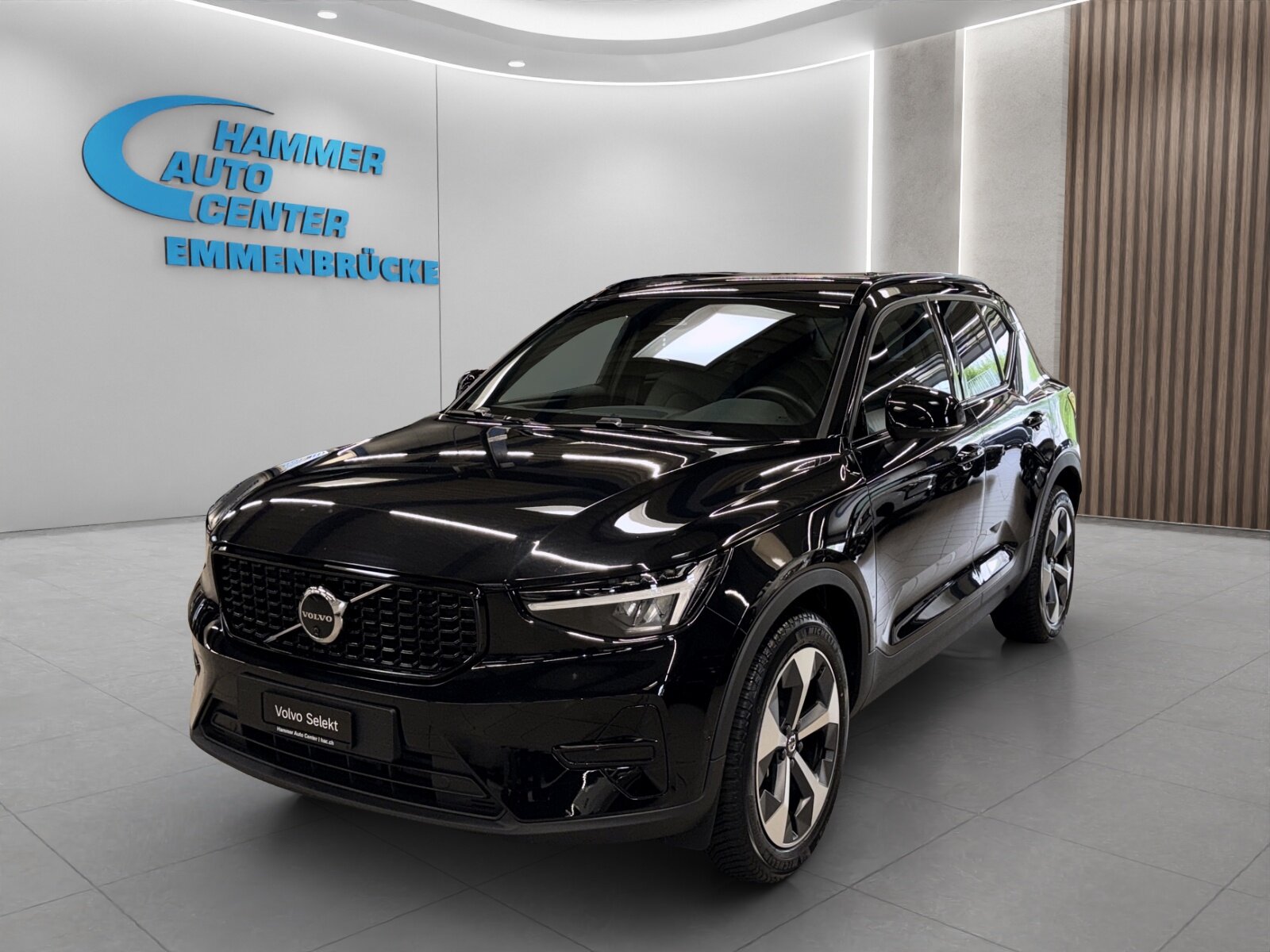 VOLVO XC40 2.0 B3 MH Plus Dark