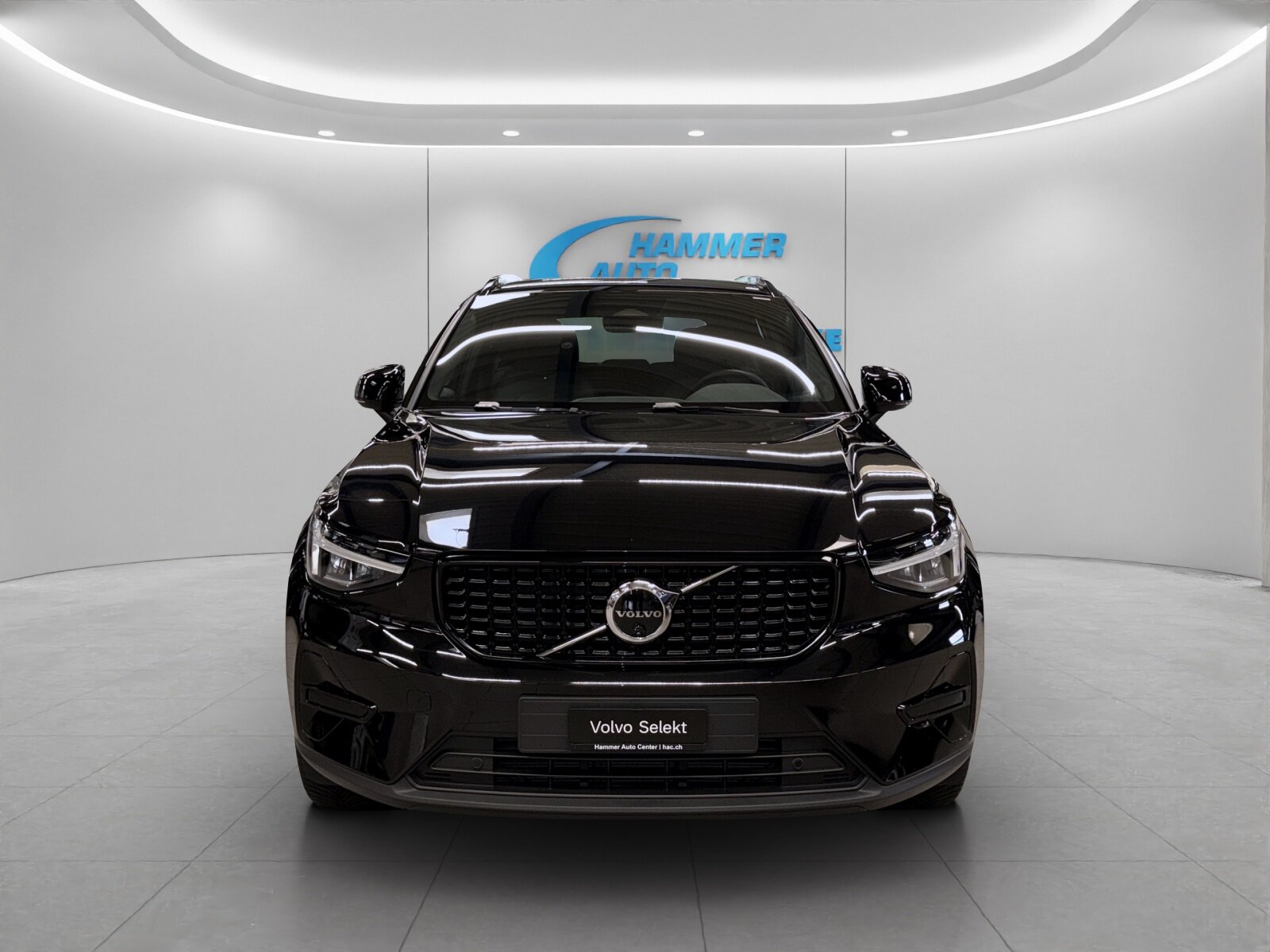 VOLVO XC40 2.0 B3 MH Plus Dark, Mild-Hybrid Benzin/Elektro, Occasion / Gebraucht, Automatik - 4