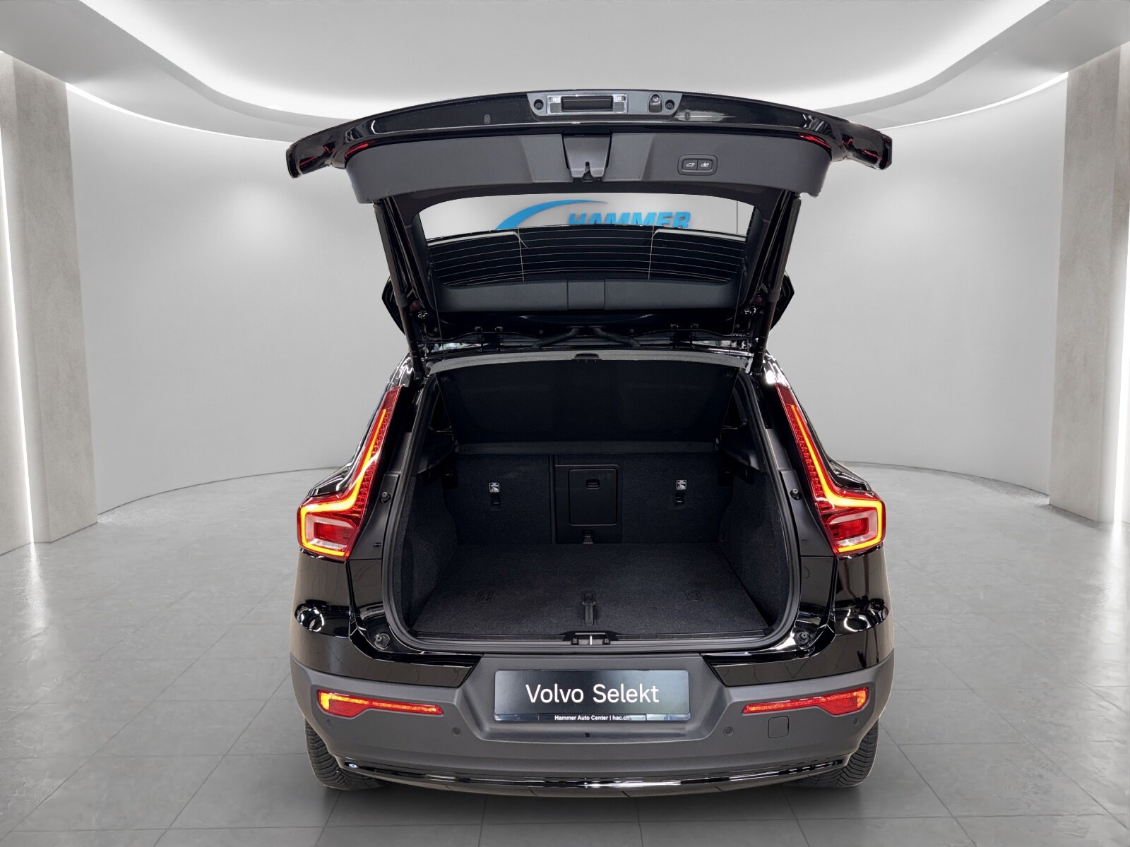 VOLVO XC40 2.0 B3 MH Plus Dark, Mild-Hybrid Benzin/Elektro, Occasion / Gebraucht, Automatik - 6