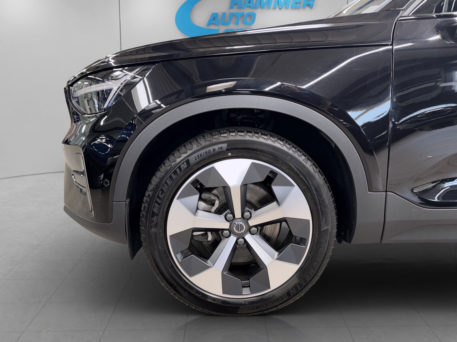 VOLVO XC40 2.0 B3 MH Plus Dark, Mild-Hybrid Benzin/Elektro, Occasion / Gebraucht, Automatik - 7