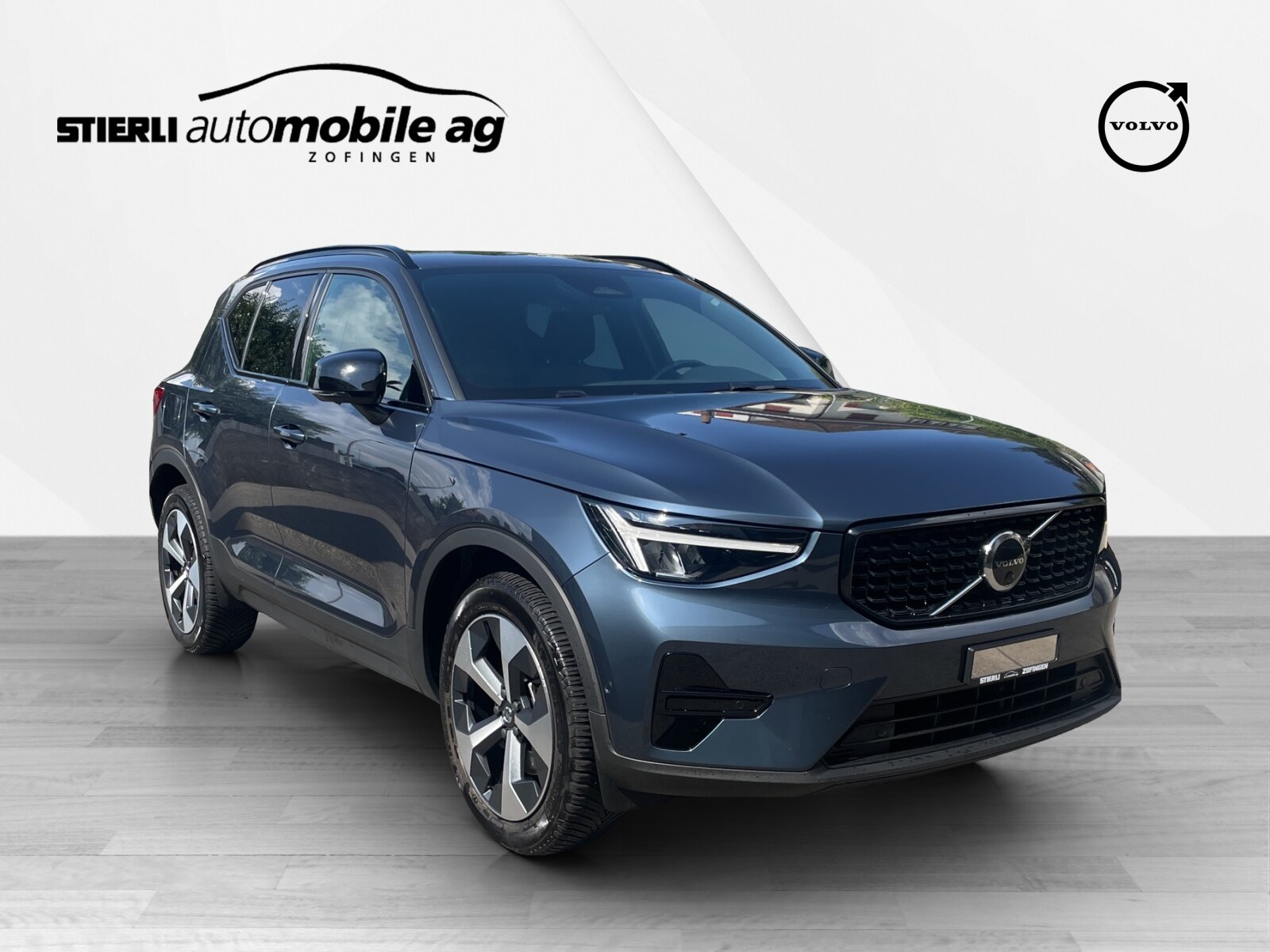 VOLVO XC40 2.0 B3 MH Plus Dark, Hybride Léger Essence/Électricité, Occasion / Utilisé, Automatique - 3