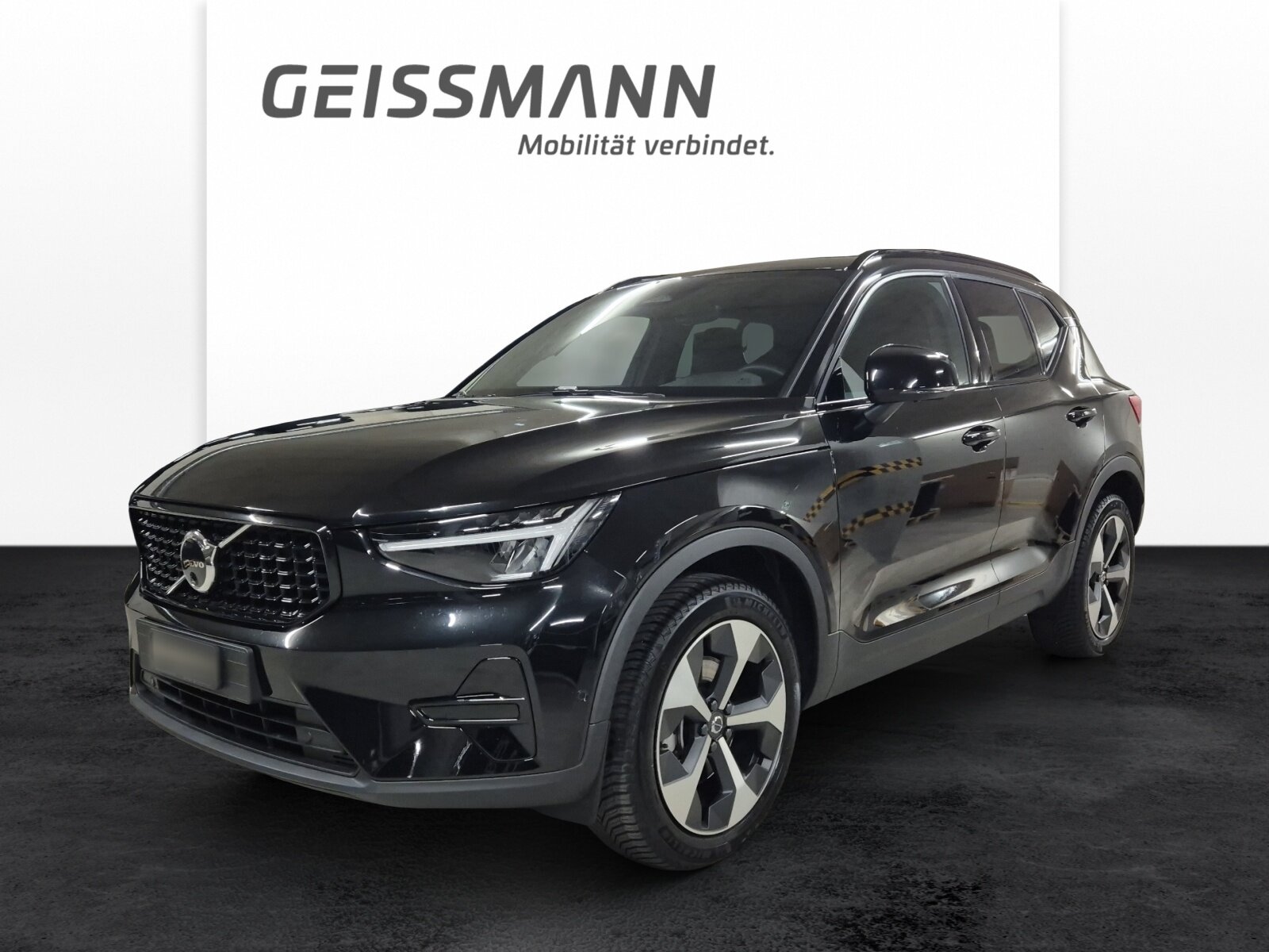 VOLVO XC40 2.0 B3 MH Plus Dark