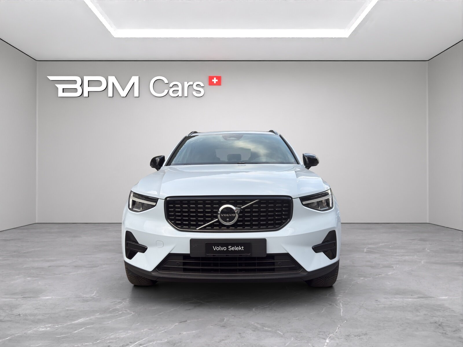 VOLVO XC40 2.0 B3 MH Plus Dark, Mild-Hybrid Petrol/Electric, Second hand / Used, Automatic - 2