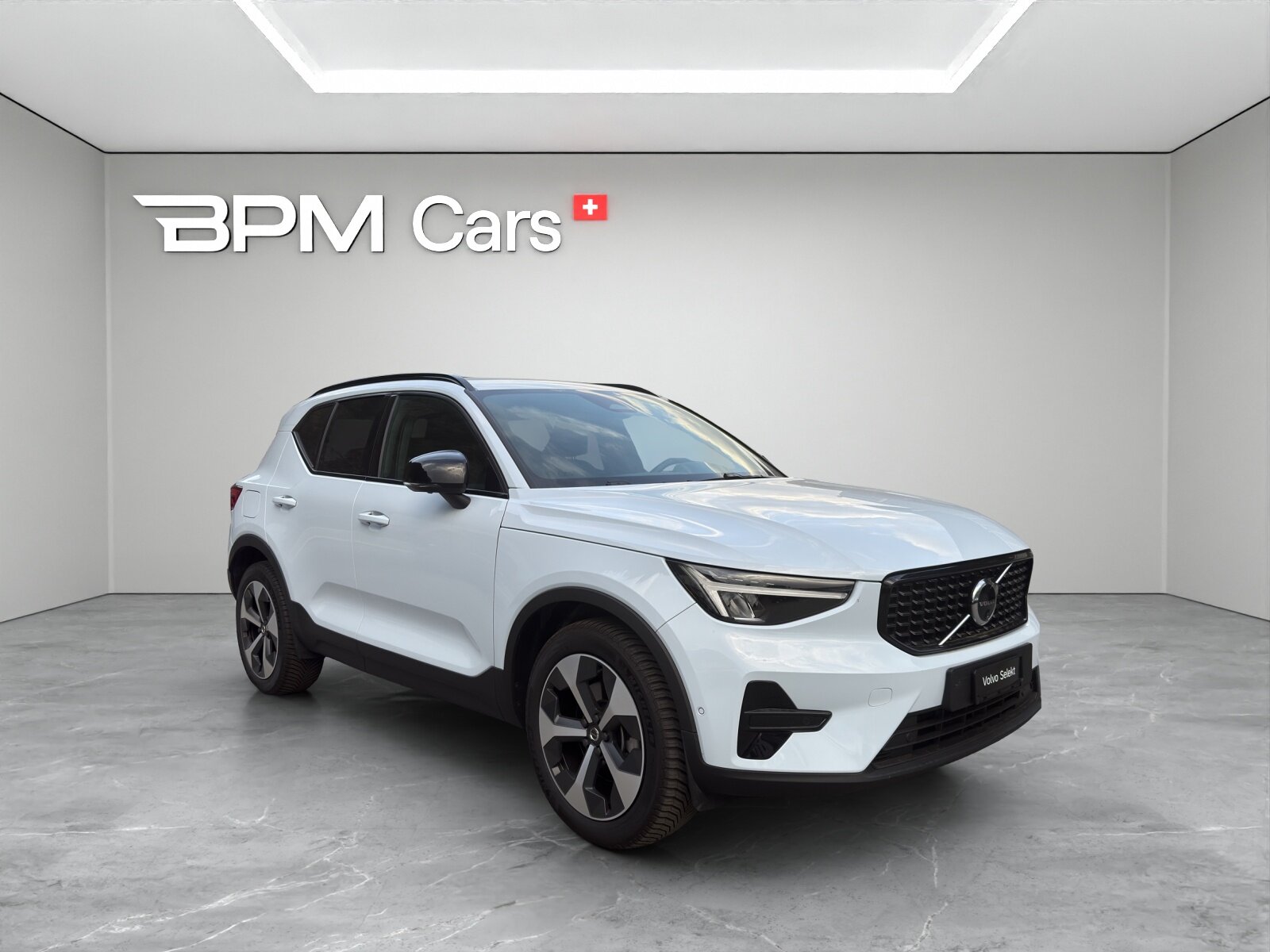 VOLVO XC40 2.0 B3 MH Plus Dark, Mild-Hybrid Petrol/Electric, Second hand / Used, Automatic - 4