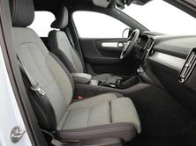 VOLVO XC40 2.0 B3 MH Plus Dark, Mild-Hybrid Petrol/Electric, Second hand / Used, Automatic - 4