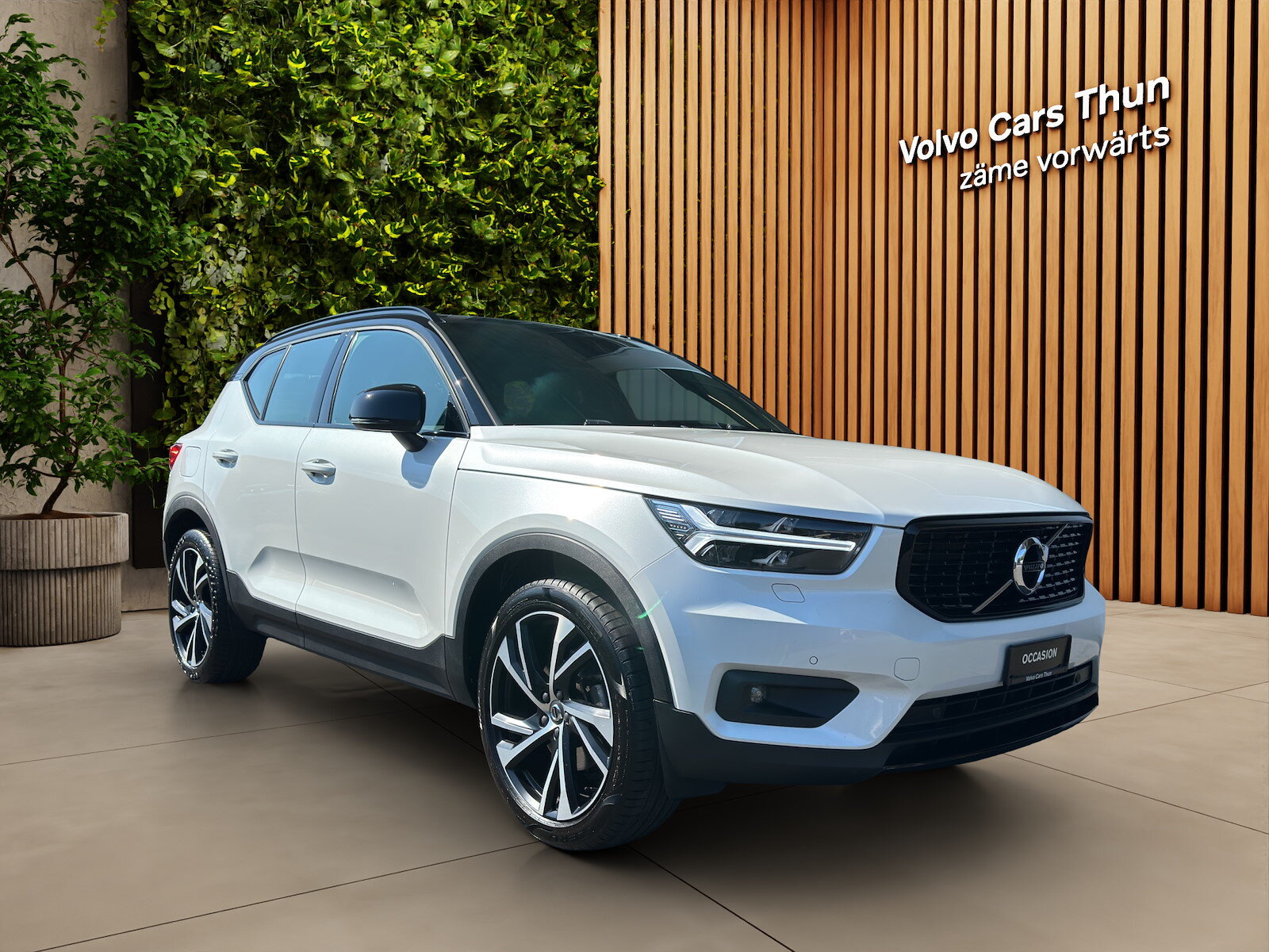 VOLVO XC40 2.0 T4 R-Design AWD, Petrol, Second hand / Used, Automatic - 3