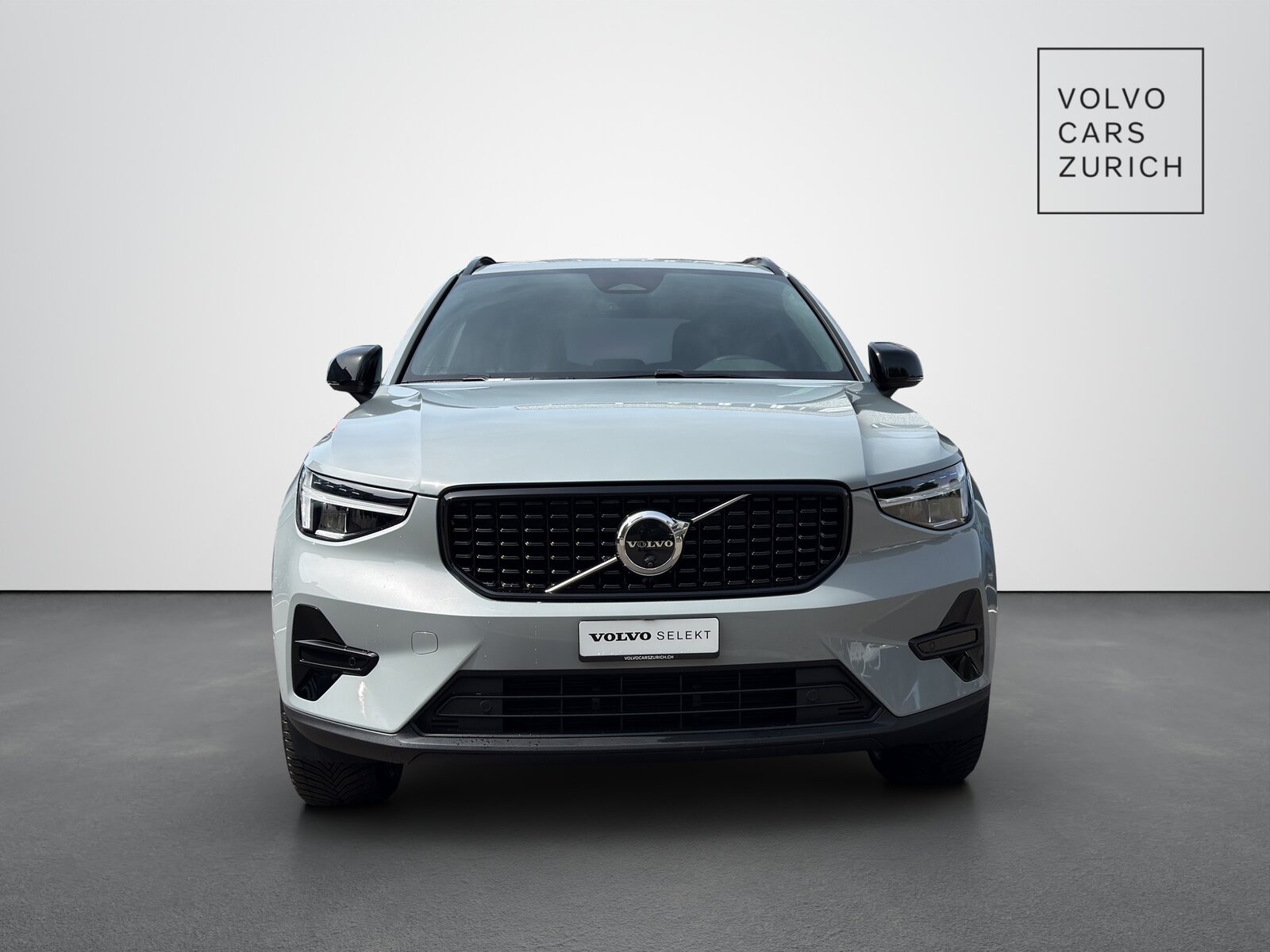 VOLVO XC40 2.0 B3 MH Plus Dark, Mild-Hybrid Petrol/Electric, Second hand / Used, Automatic - 5