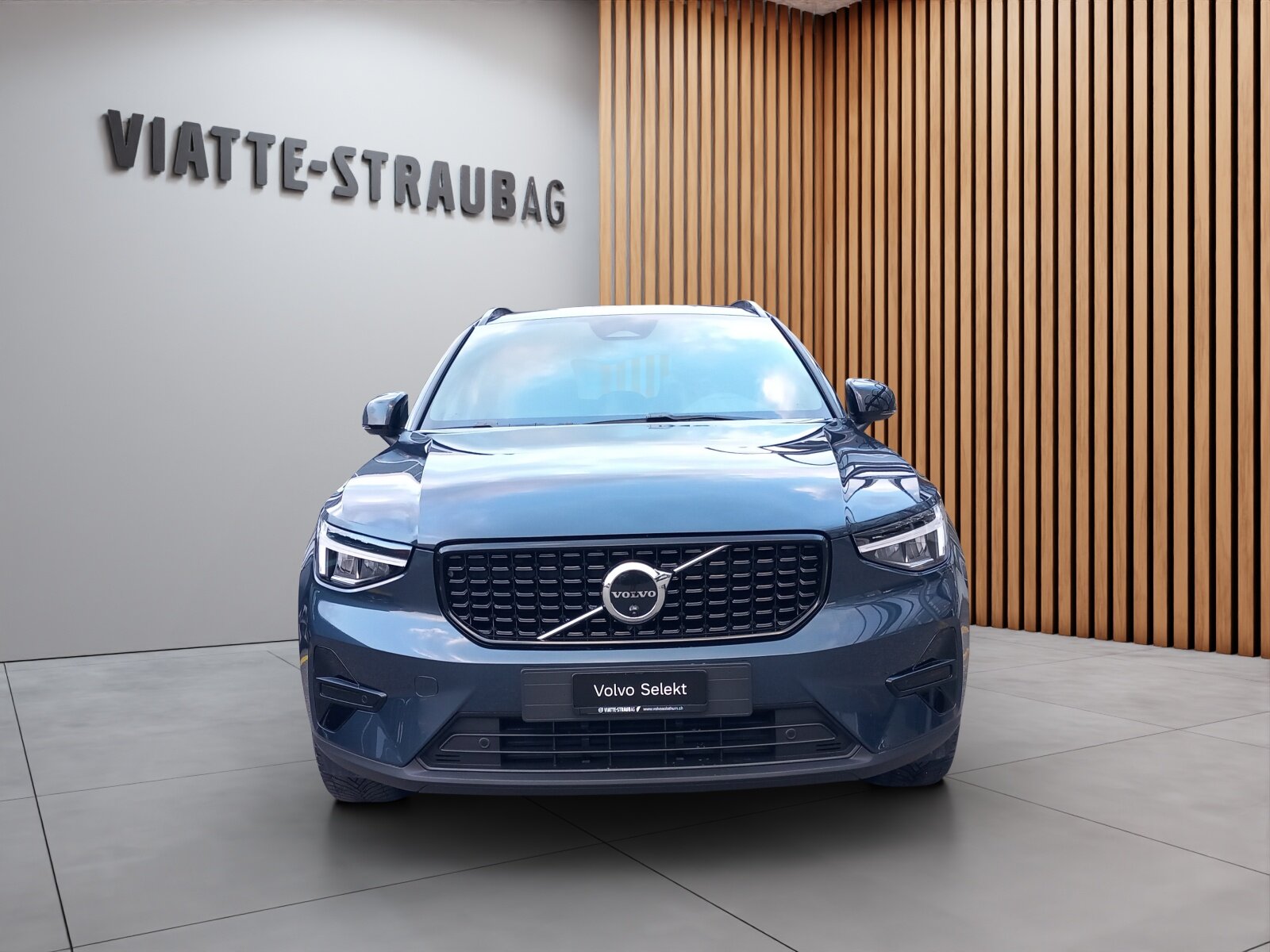VOLVO XC40 2.0 B3 MH Plus Dark, Mild-Hybrid Petrol/Electric, Second hand / Used, Automatic - 4