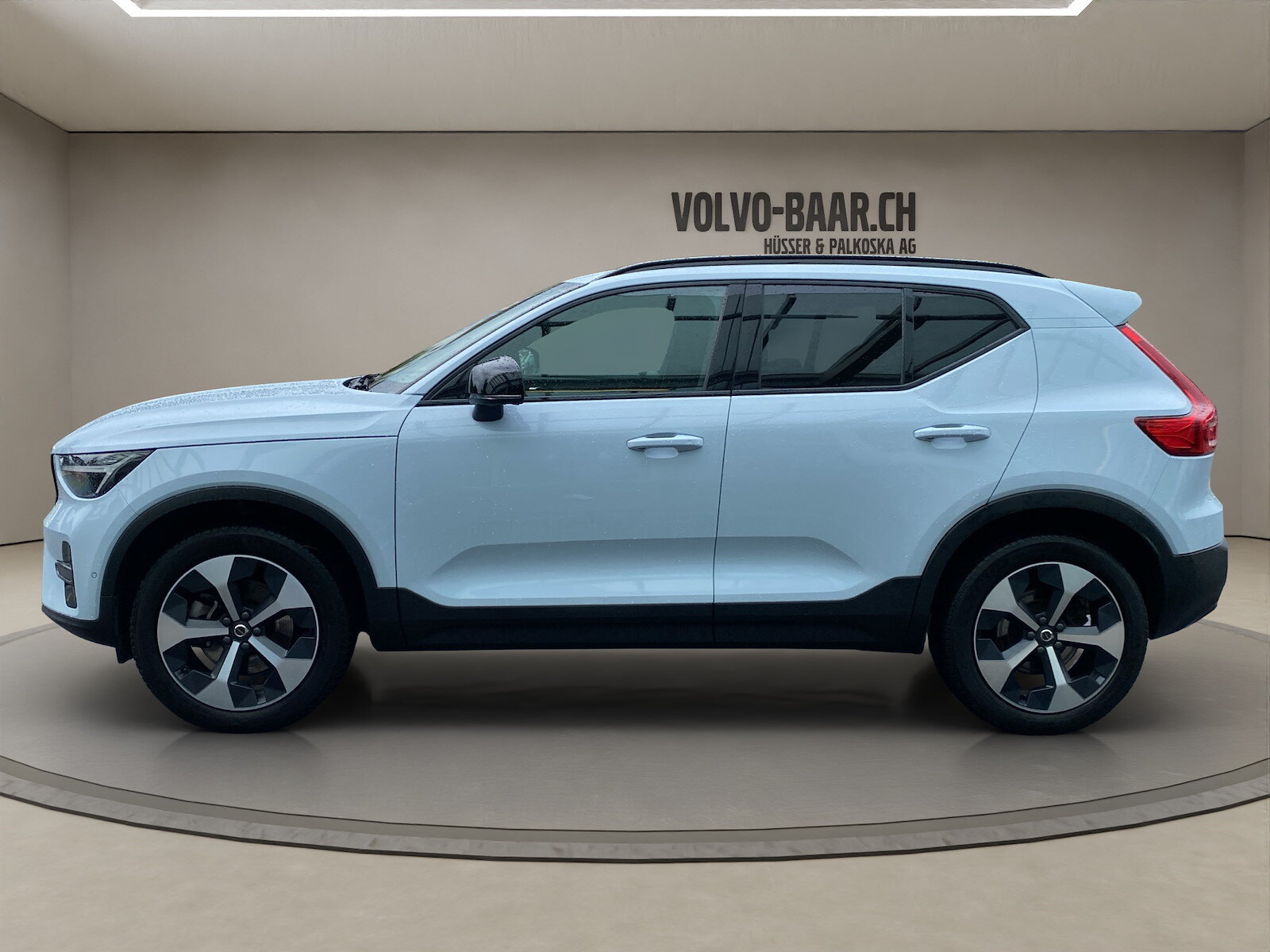 VOLVO XC40 2.0 B3 MH Plus Dark, Mild-Hybrid Petrol/Electric, Second hand / Used, Automatic - 2