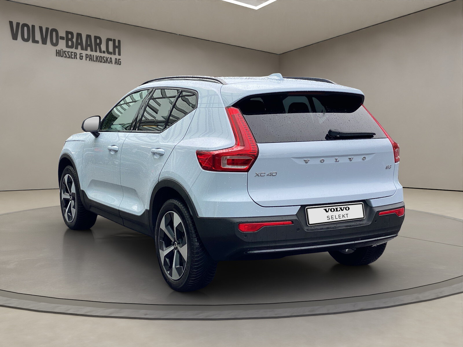 VOLVO XC40 2.0 B3 MH Plus Dark, Mild-Hybrid Petrol/Electric, Second hand / Used, Automatic - 3