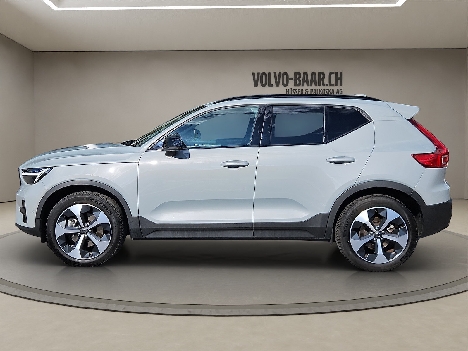 VOLVO XC40 2.0 B3 MH Plus Dark, Mild-Hybrid Petrol/Electric, Second hand / Used, Automatic - 2