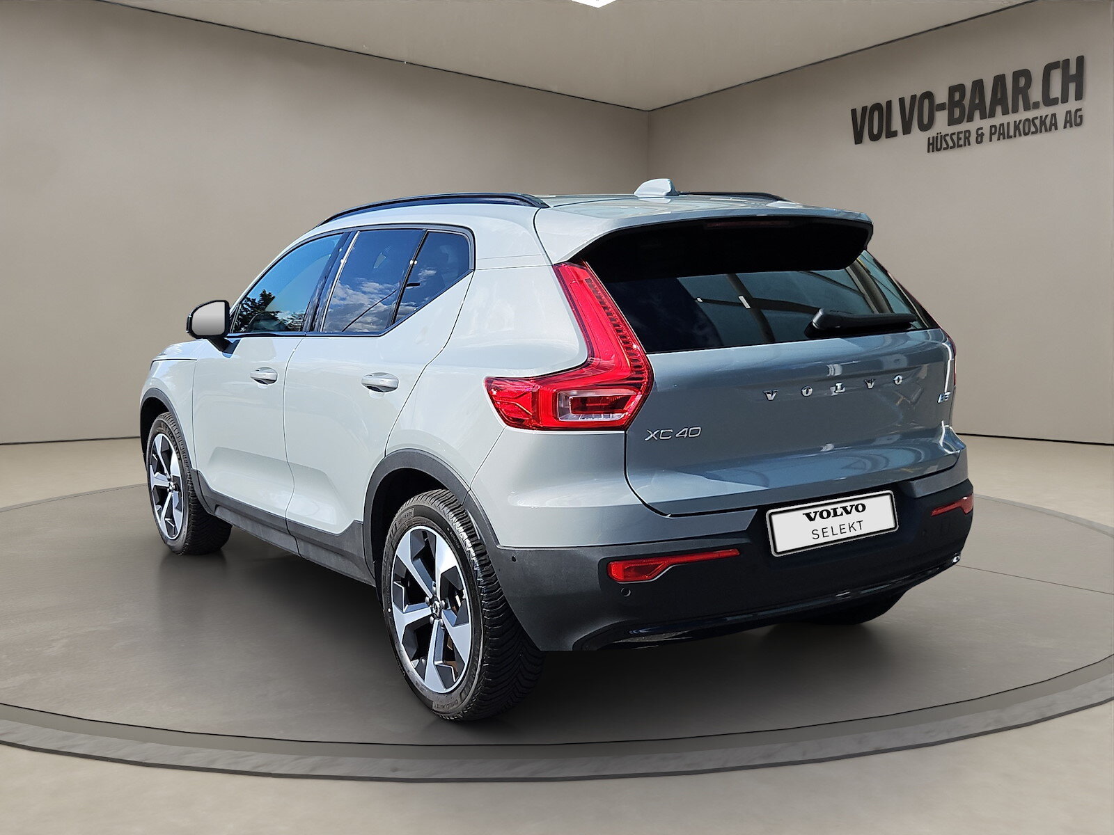 VOLVO XC40 2.0 B3 MH Plus Dark, Mild-Hybrid Petrol/Electric, Second hand / Used, Automatic - 3