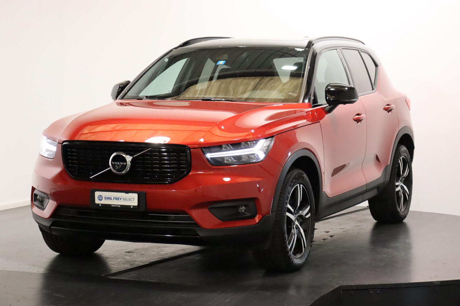 VOLVO XC40 2.0 T5 R-Design AWD