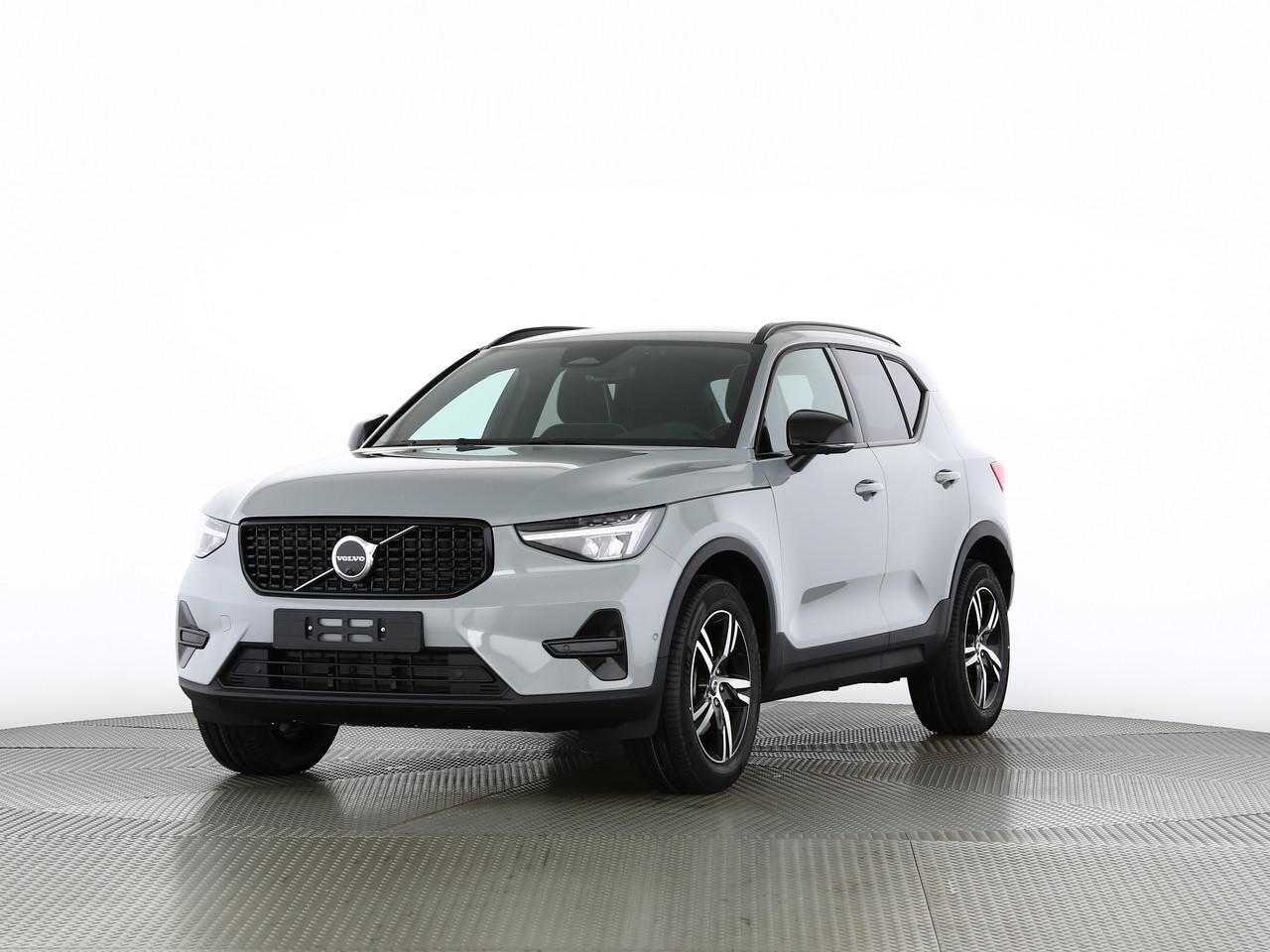 VOLVO XC40 2.0 B3 MH Plus Dark