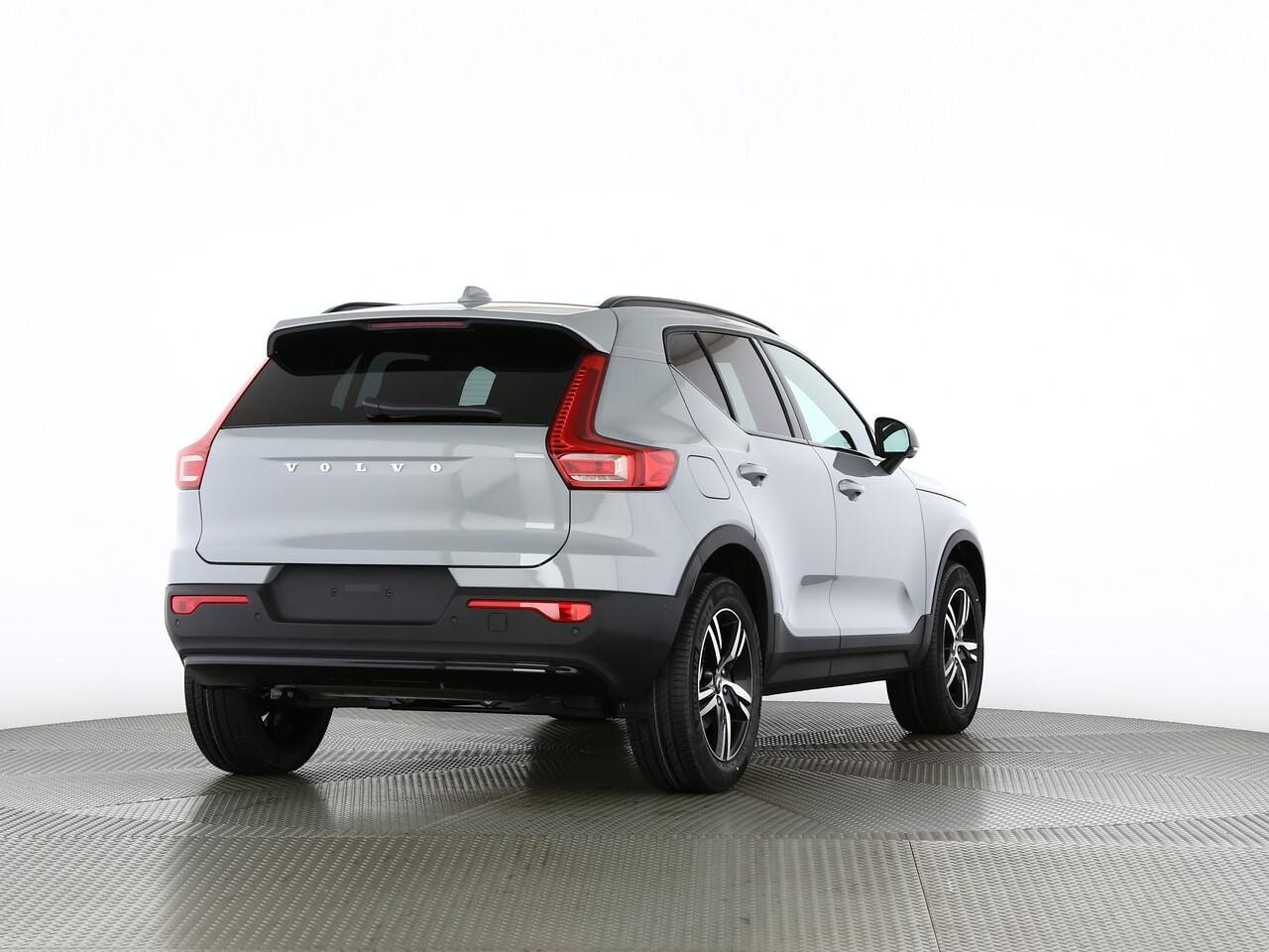 VOLVO XC40 2.0 B3 MH Plus Dark, Hybride Léger Essence/Électricité, Occasion / Utilisé, Automatique - 2