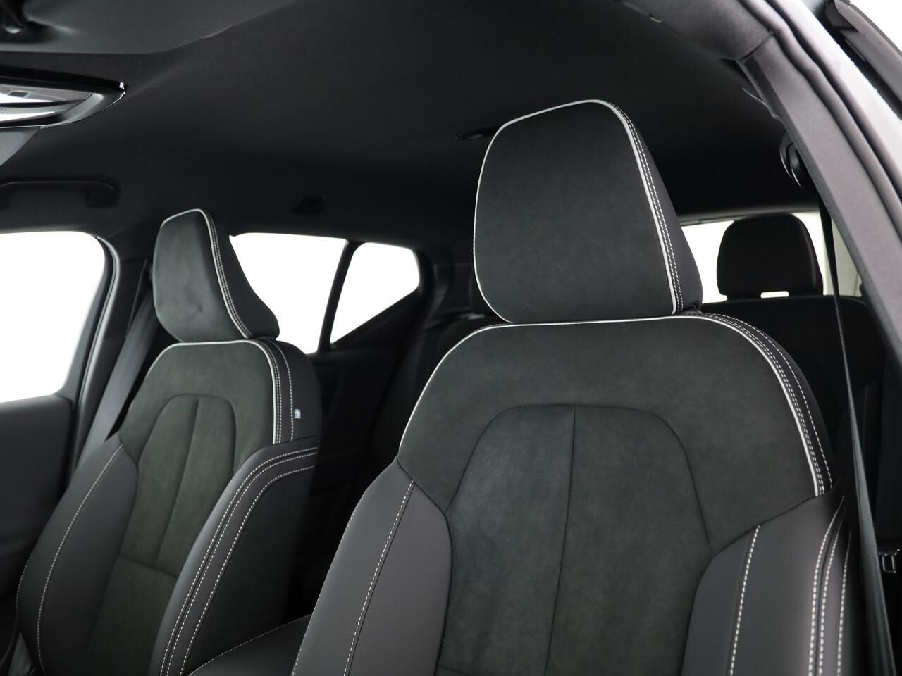 VOLVO XC40 2.0 B3 MH Plus Dark, Hybride Léger Essence/Électricité, Occasion / Utilisé, Automatique - 7