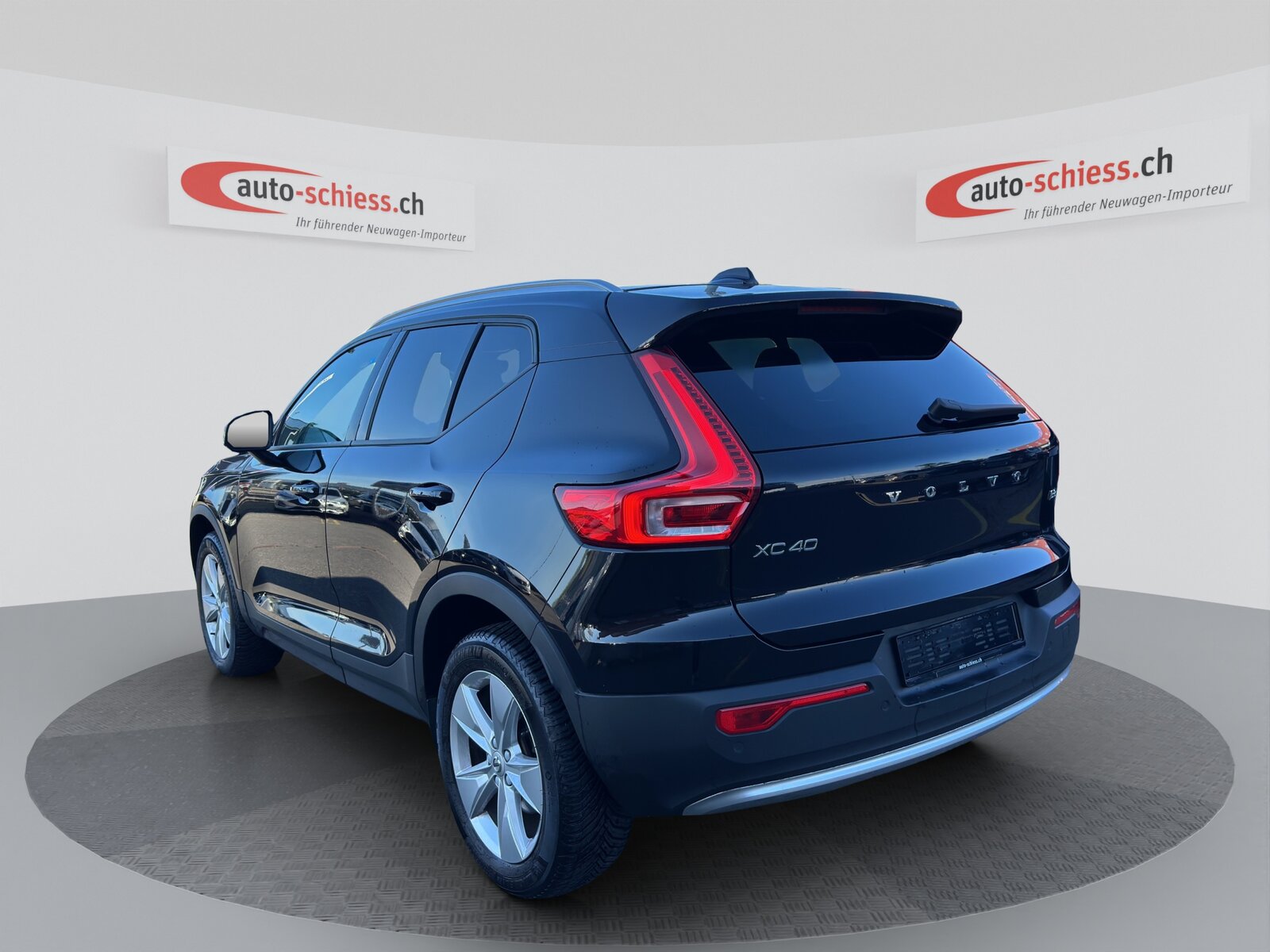 VOLVO XC40 B3 Benzin Mild Hybrid Core DCT, Mild-Hybrid Benzin/Elektro, Occasion / Gebraucht, Automatik - 3