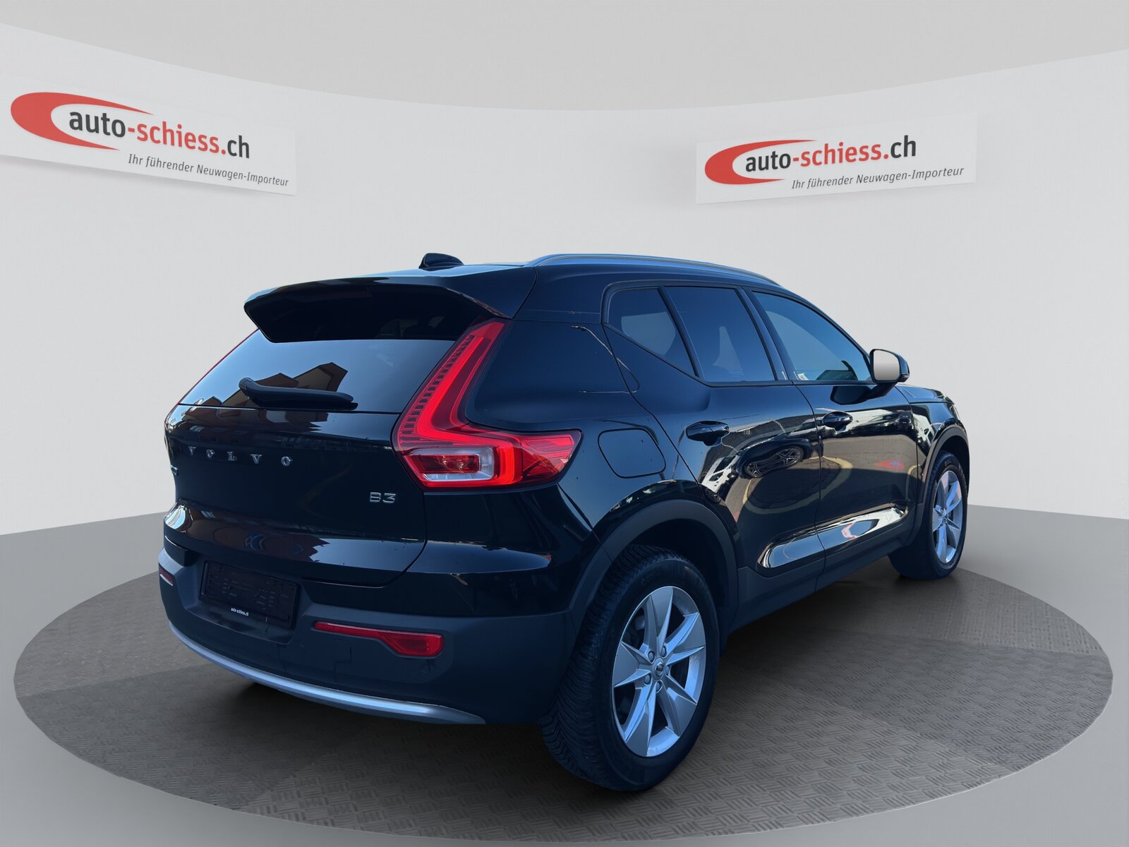 VOLVO XC40 B3 Benzin Mild Hybrid Core DCT, Mild-Hybrid Benzin/Elektro, Occasion / Gebraucht, Automatik - 6
