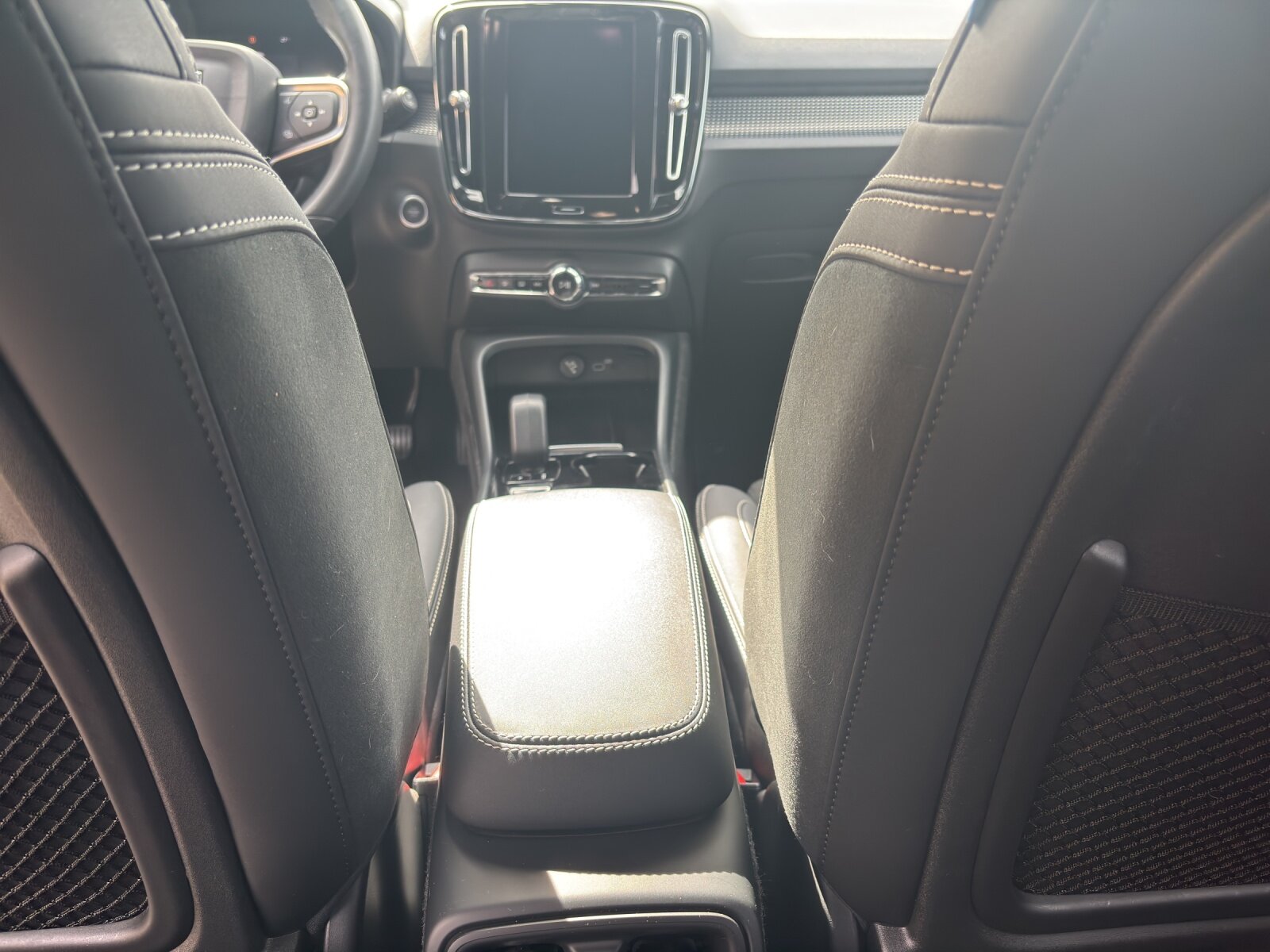 VOLVO XC40 2.0 B4 MH Plus Dark AWD, Mild-Hybrid Petrol/Electric, Second hand / Used, Automatic - 5