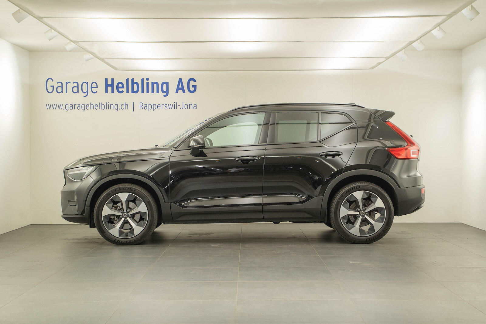VOLVO XC40 2.0 B4 MH Plus Dark, Mild-Hybrid Petrol/Electric, Second hand / Used, Automatic - 3