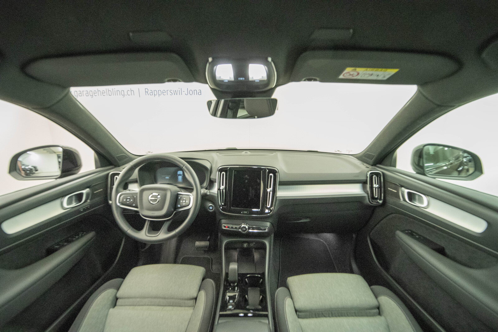 VOLVO XC40 2.0 B4 MH Plus Dark, Mild-Hybrid Petrol/Electric, Second hand / Used, Automatic - 6
