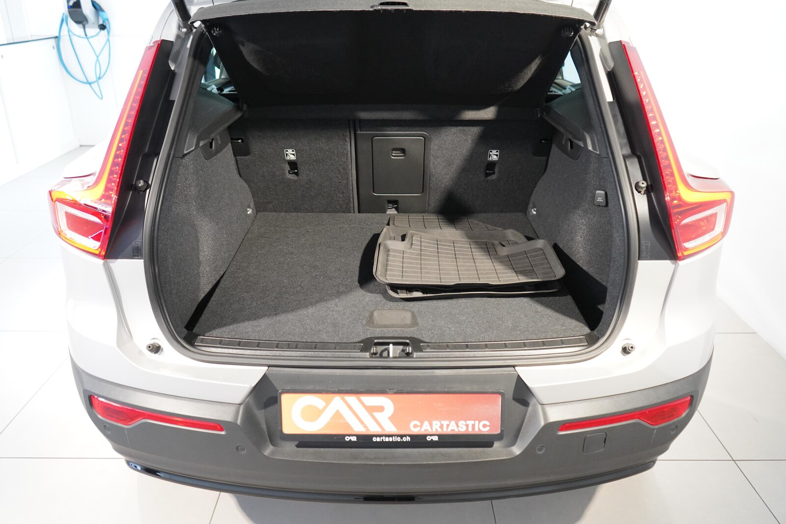 VOLVO XC40 1.5 T5 PiH Ultimate Dark, Hybride Rechargeable Essence/Électricité, Occasion / Utilisé, Automatique - 5