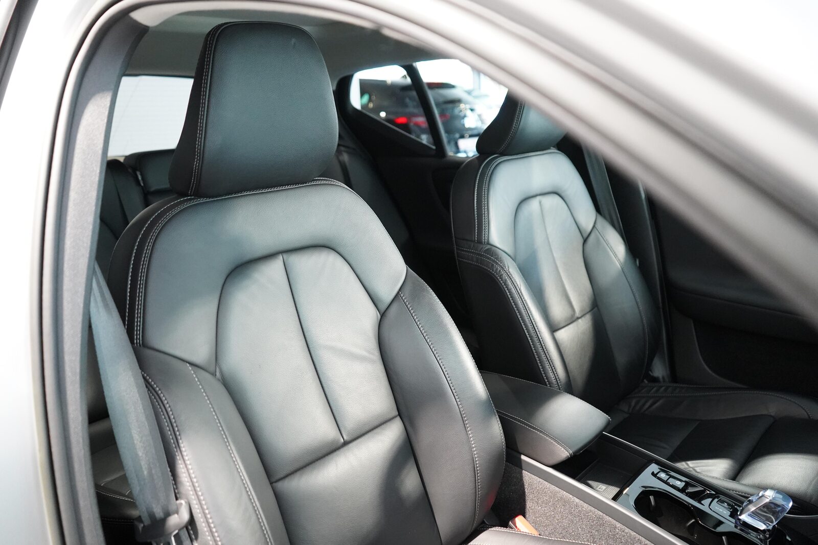 VOLVO XC40 1.5 T5 PiH Ultimate Dark, Hybride Rechargeable Essence/Électricité, Occasion / Utilisé, Automatique - 7