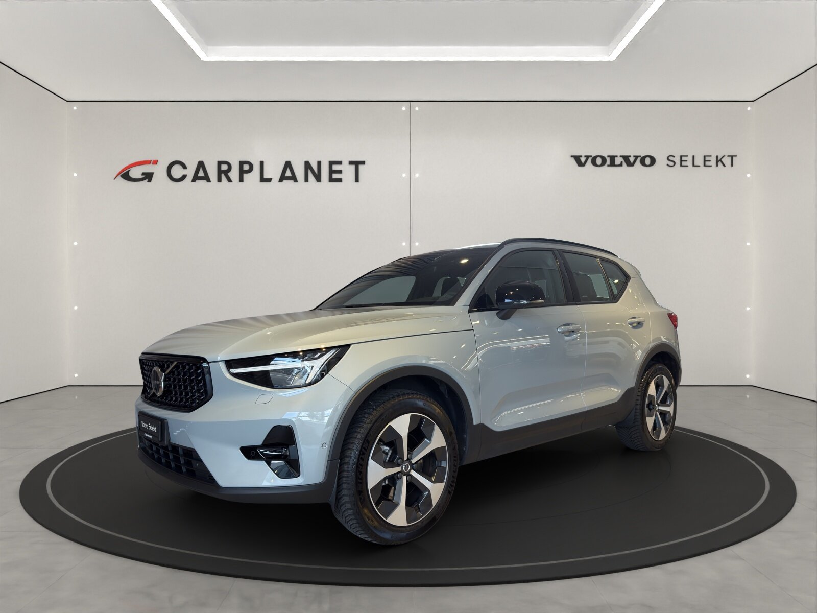 VOLVO XC40 2.0 B3 MH Plus Dark