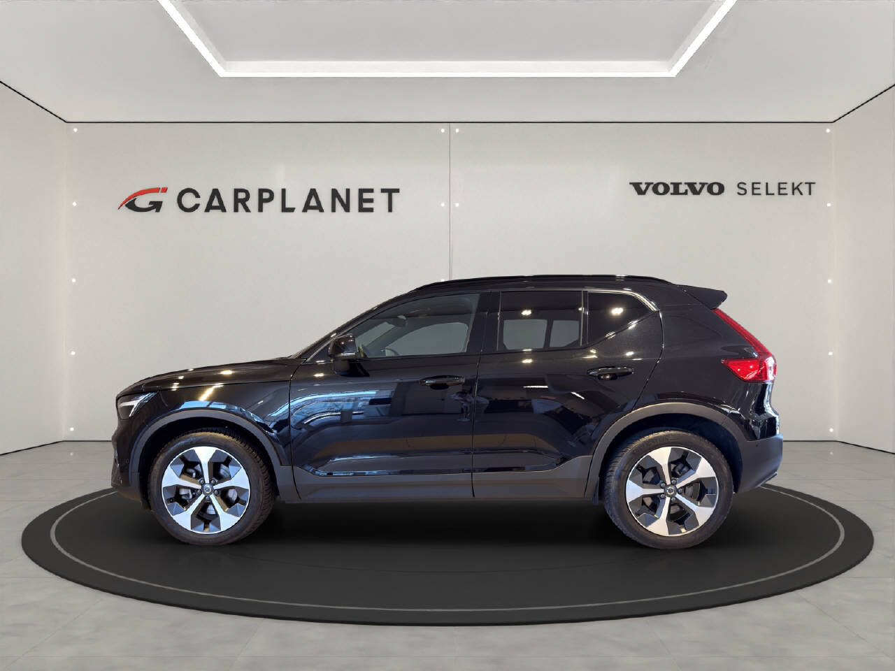 VOLVO XC40 2.0 B3 MH Plus Dark, Mild-Hybrid Benzin/Elektro, Occasion / Gebraucht, Automatik - 2