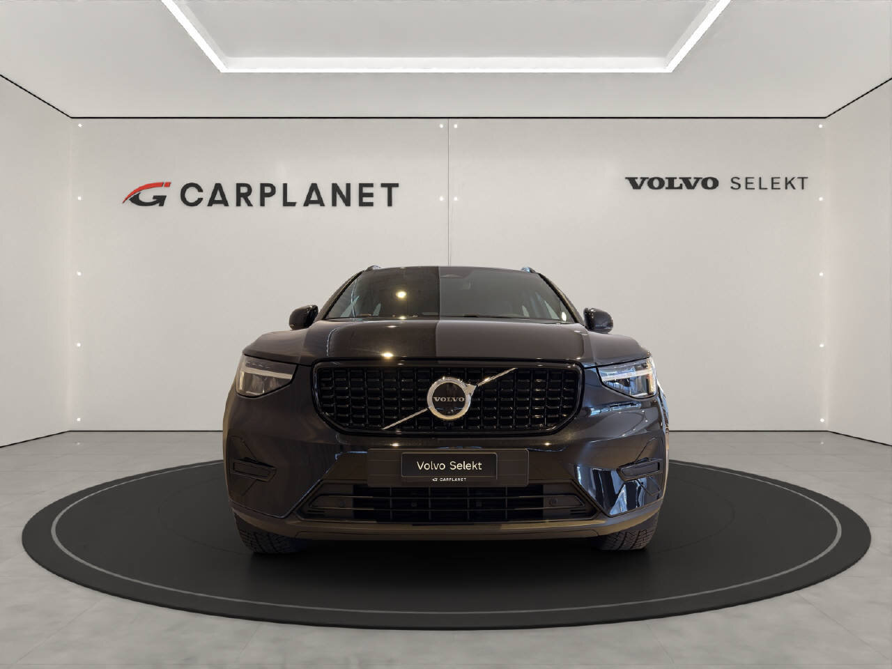 VOLVO XC40 2.0 B3 MH Plus Dark, Mild-Hybrid Benzin/Elektro, Occasion / Gebraucht, Automatik - 4