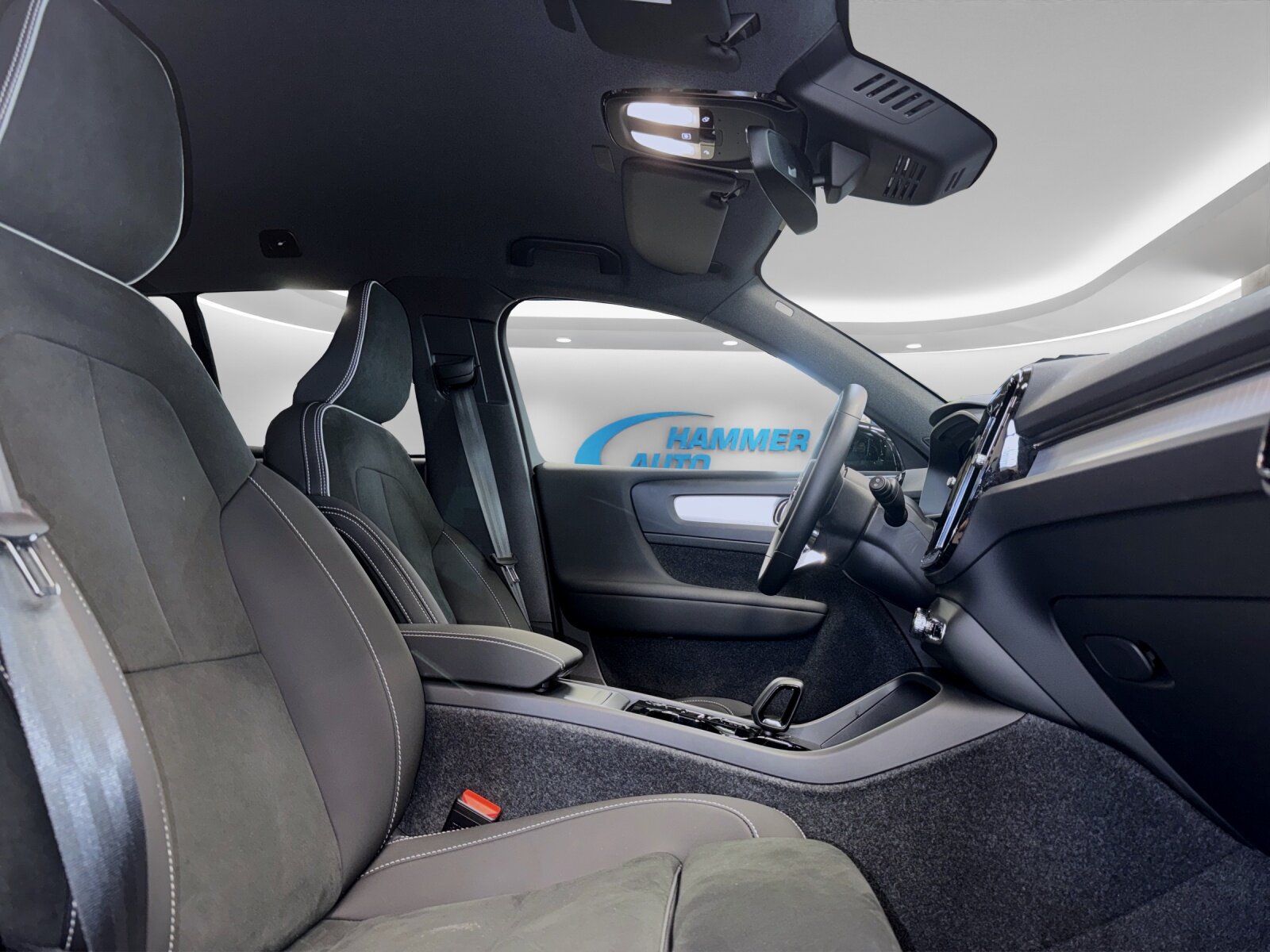 VOLVO XC40 2.0 B3 MH Plus Dark, Mild-Hybrid Benzin/Elektro, Occasion / Gebraucht, Automatik - 7